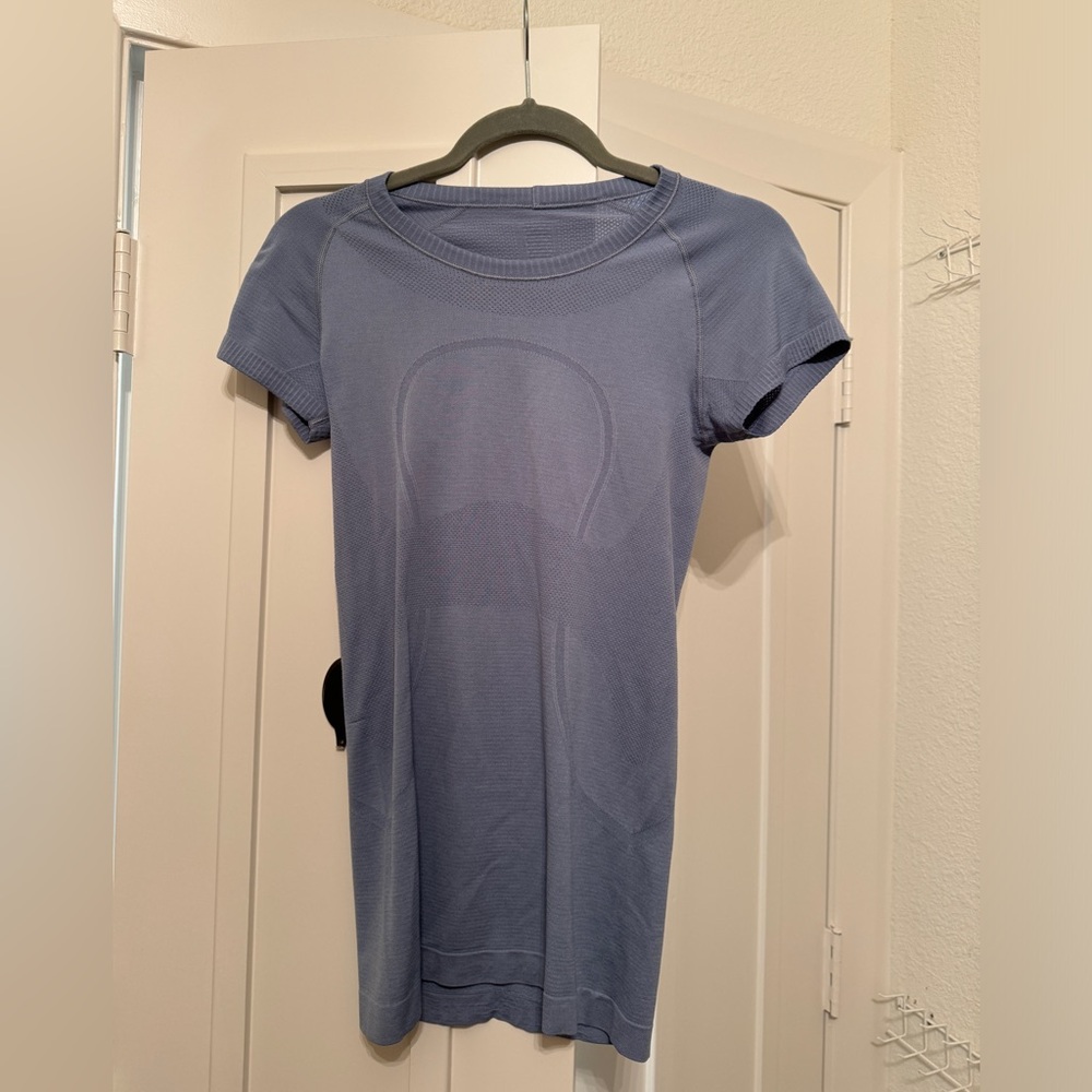 Lululemon Swiftly Tech Top - Blue